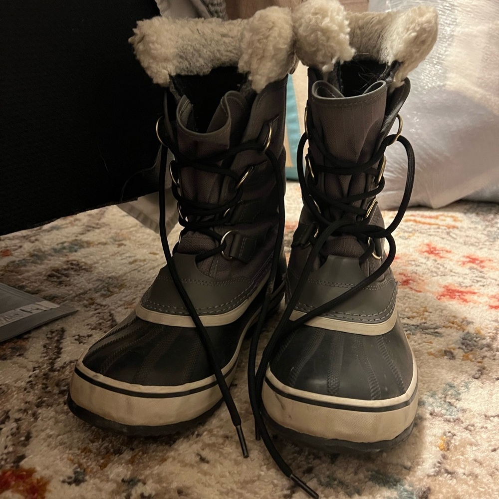 Stylish Sorel Winter Boots with Fur Trim
